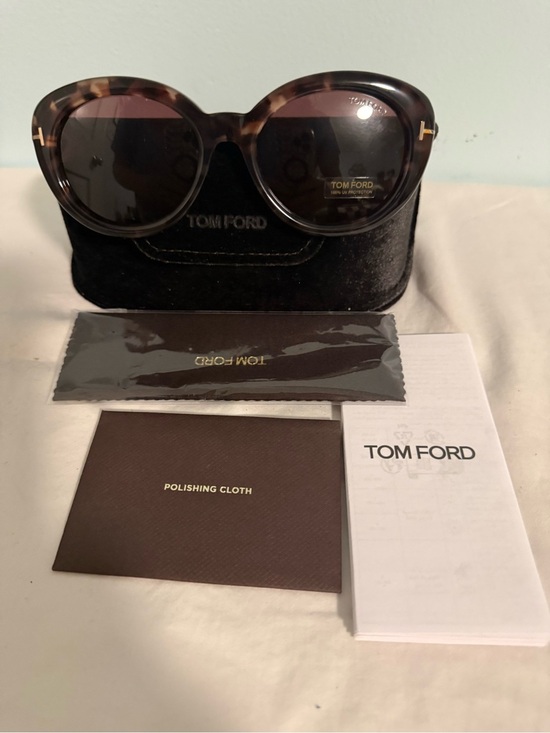 Tom Ford Accessories - Tom Ford Women's Tortoiseshell Sunglasses - Dark Brown Lenses! FULL INCLUSION!